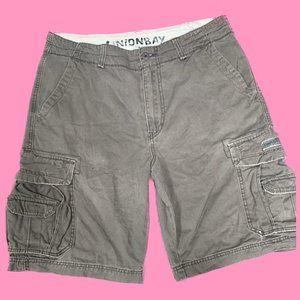 vintage unionbay brown cargo shorts, size 34